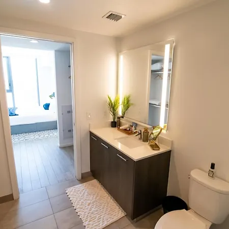 Luxurious King Bed Suite In Downtown Miami Exterior photo
