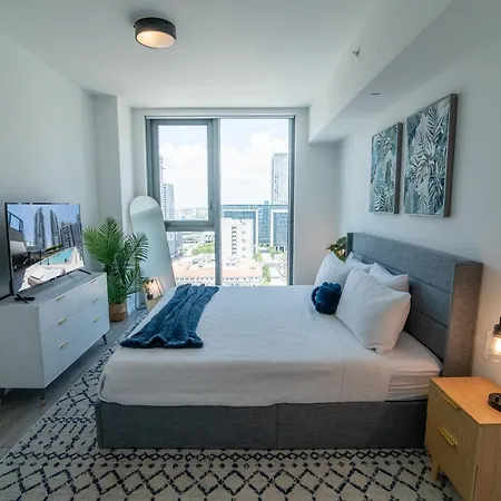 Luxurious King Bed Suite In Downtown Miami Exterior photo