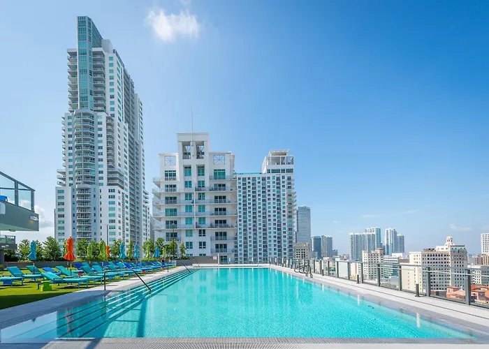 Luxurious King Bed Suite In Downtown Miami
